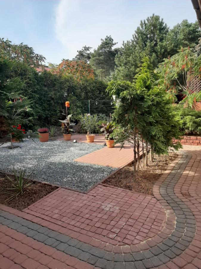 Radzymin Pd Faktura Apartamenty Na Przedmiesciach Z Prywatnym Parkingiem I Ogrodem Екстер'єр фото