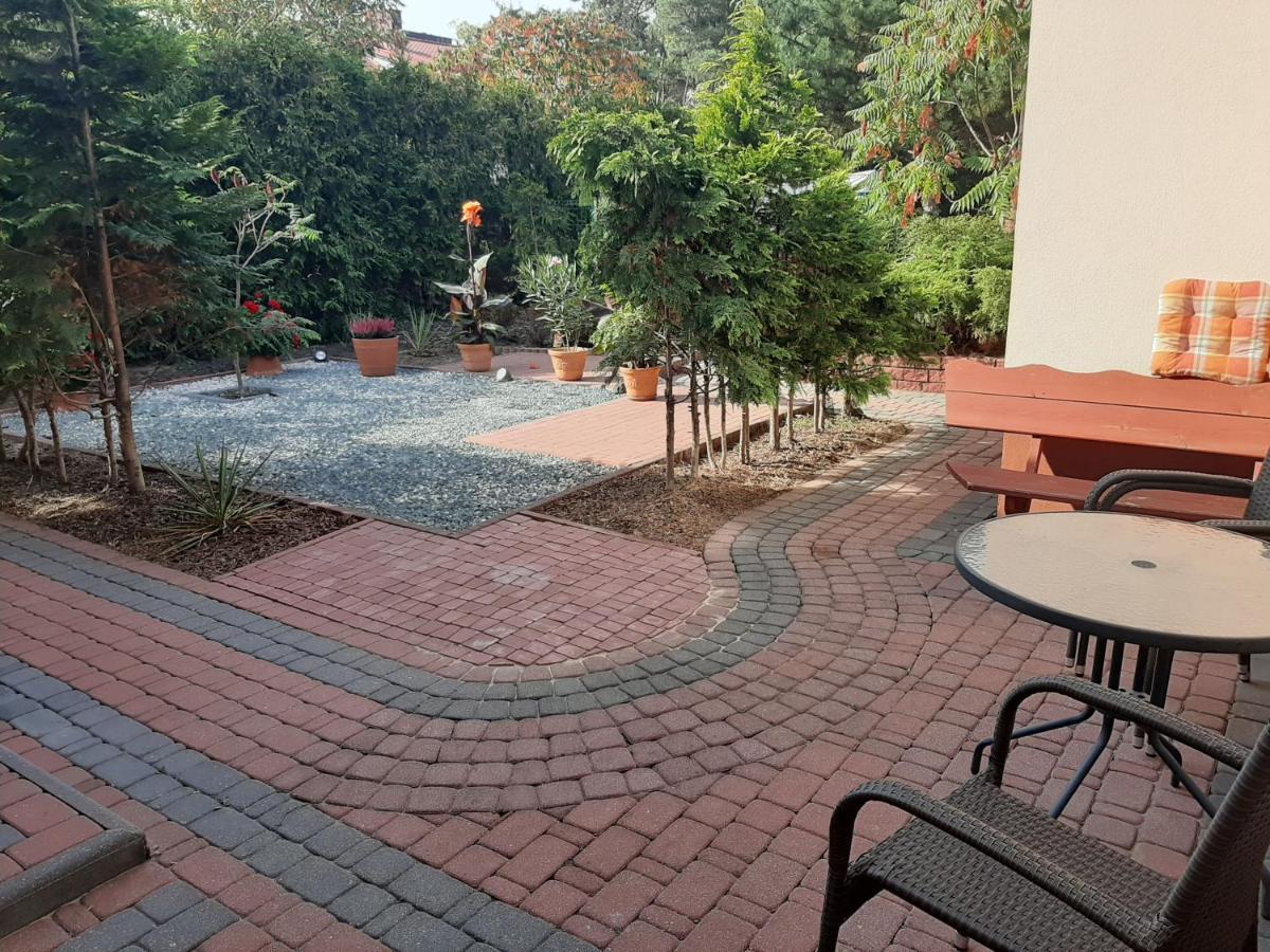 Radzymin Pd Faktura Apartamenty Na Przedmiesciach Z Prywatnym Parkingiem I Ogrodem Екстер'єр фото